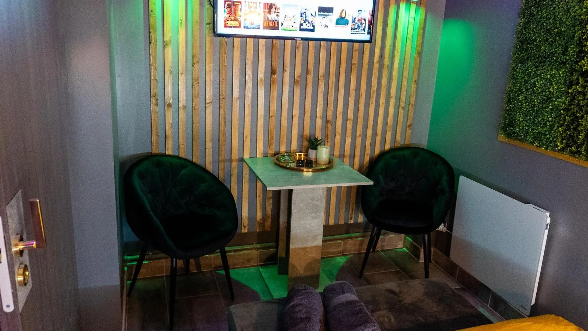 Opale Spa Mons-en-Baroeul 0*,  France